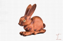 Lapin statuette en bois de thuya